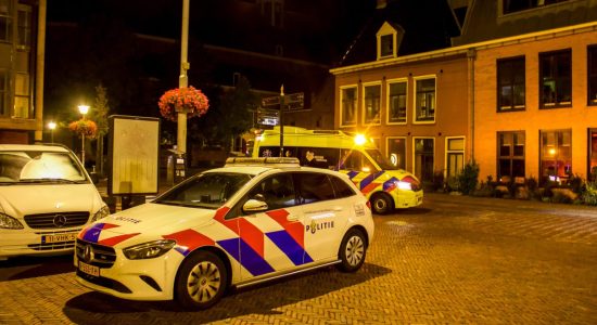 Man gewond aangetroffen na melding van steekpartij in Sneek