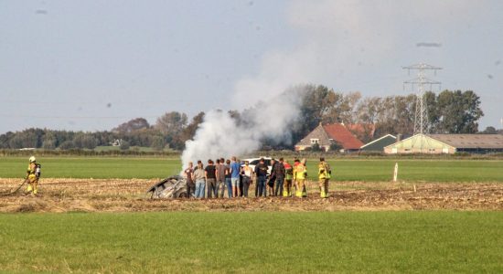 Verwarring om rook; geen winkelbrand maar crossauto uitgebrand Witmarsum