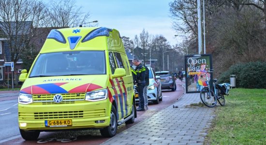 Fietser gewond na botsing met auto op de Bolswarderweg