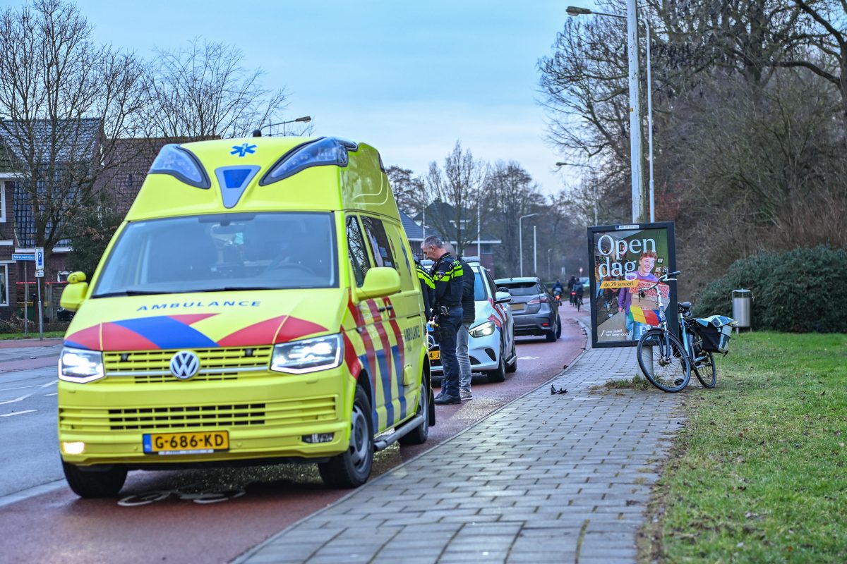 Fietser gewond na botsing met auto op de Bolswarderweg