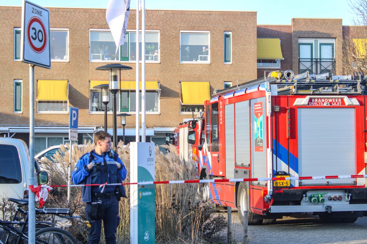 Brandweer rukt uit voor rook in appartement in Sneek