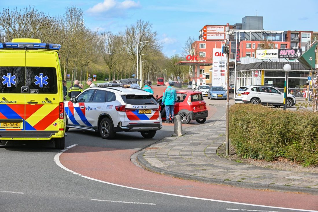 Gewonde bij botsing tussen bestelbus en brommobiel Sneek