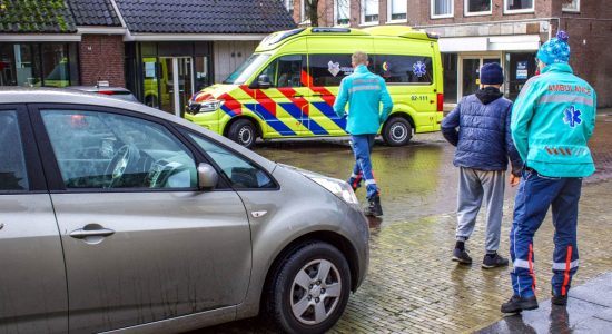 Fietser raakt gewond na botsing met auto in Bolsward