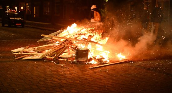 Brandweer in aktie voor vreugdevuren
