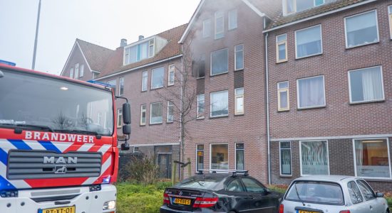 Brand in appartement aan Martiniplein in Sneek, woning onbewoonbaar