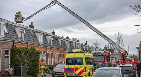 Brand in elektrische deken in woning Sneek