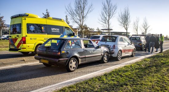 Kettingbotsing met drie auto’s in Sneek