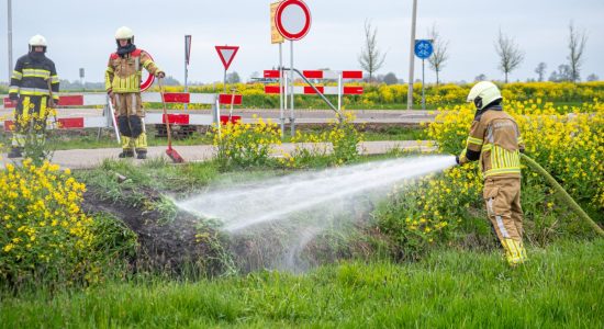 Bermbrand snel onder controle bij rotonde N928