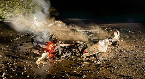 Caravan verwoest door brand in Witmarsum