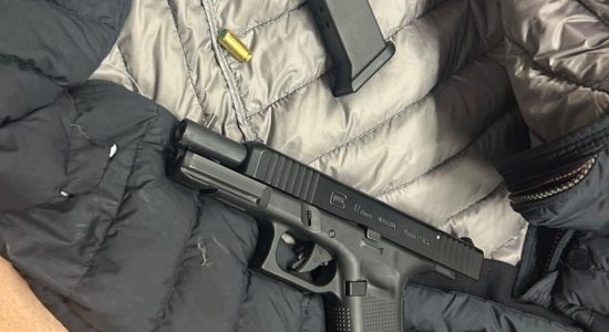 Verdachte aangehouden met alarmpistool na overtreden groepsverbod
