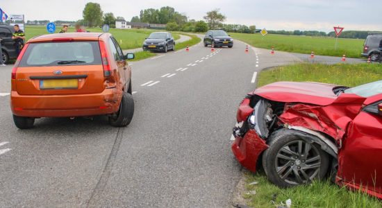 Veel schade bij botsing Witmarsum