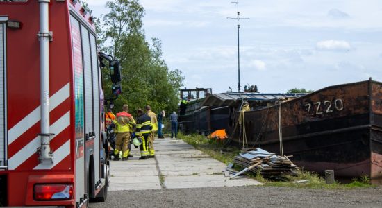 Hennepkwekerij op binnenvaartschip ontdekt in Koufurderrige, twee aanhoudingen
