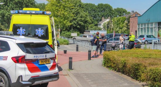 Fietser gewond na botsing met auto in Sneek