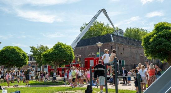 Basisschool IKC Bonifatius ontruimd na brandlucht in Sneek
