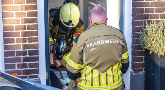 Onverklaarbare terpentinelucht in twee woningen in Sneek: brandweer doet uitgebreid onderzoek