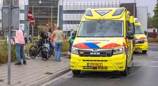 Man op fiets ernstig gewond bij ongeval op fietspad in Sneek