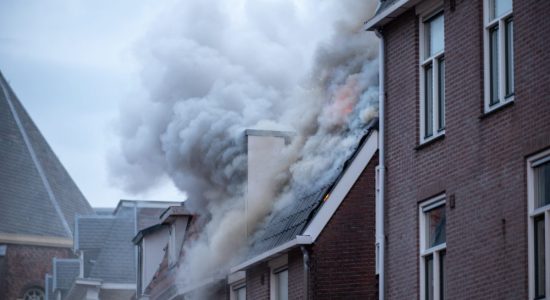 Zeer grote brand in appartement aan Oude Koemarkt