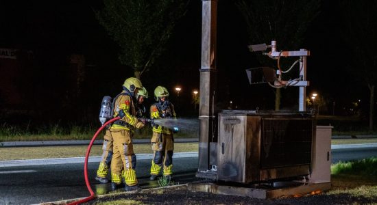 Focusflitser in brand gestoken op Lemmerweg