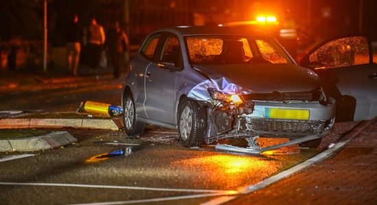 Flinke schade bij botsing op de Oppenhuizerweg
